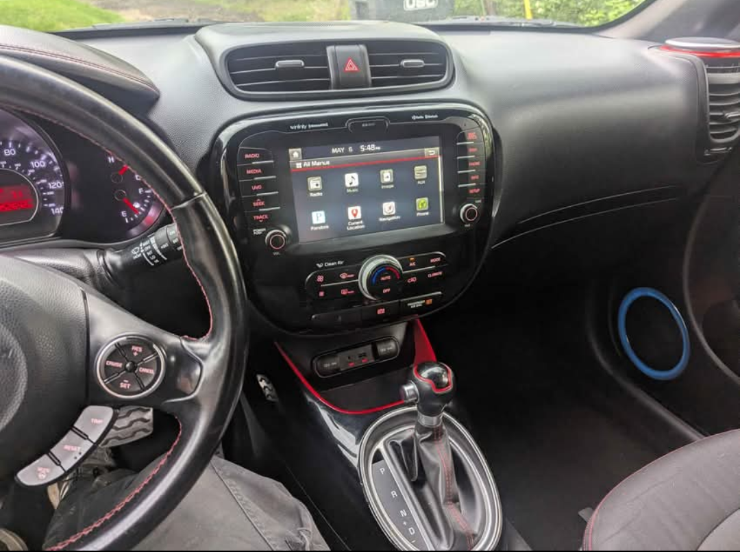 
								2014 Kia Soul full									