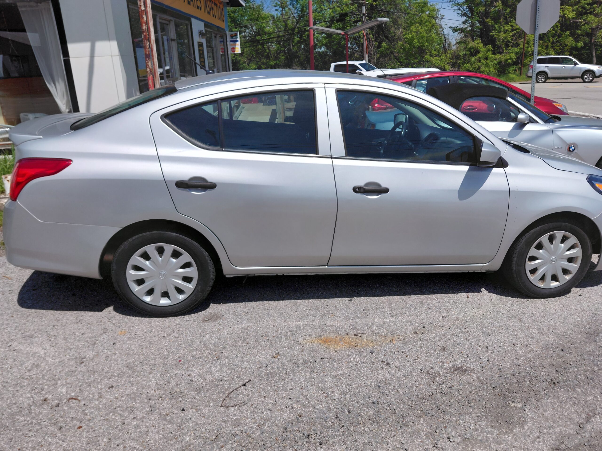 
								2019 Nissan Versa Plus full									