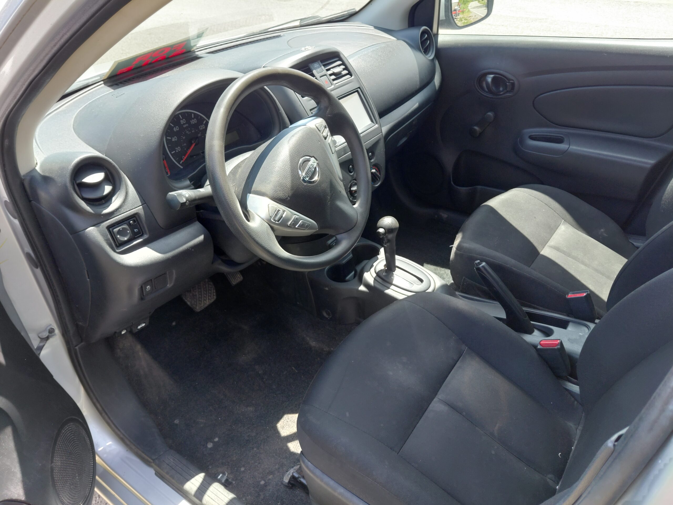 
								2019 Nissan Versa Plus full									