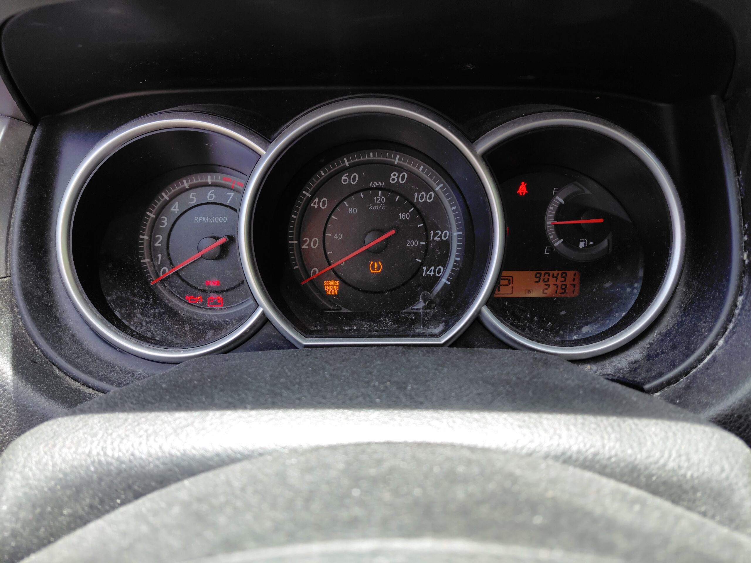 
								Nissan Versa full									