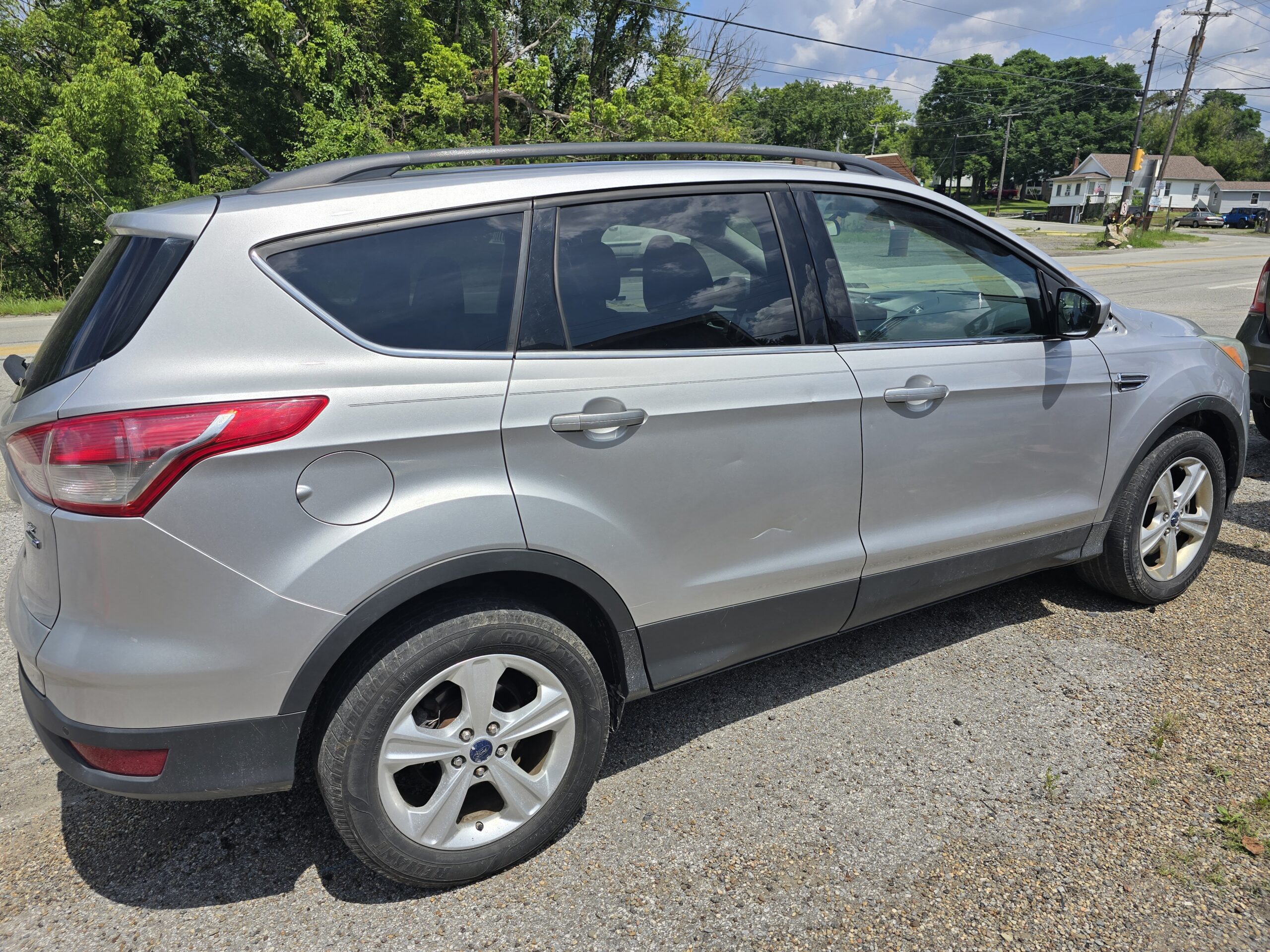 
								ford escape full									
