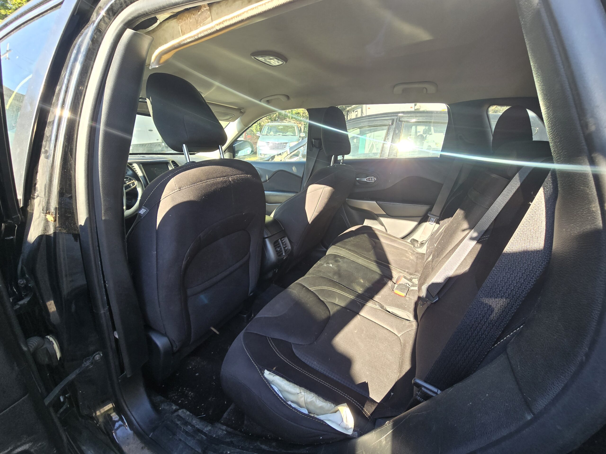 
								jeep cherokee full									